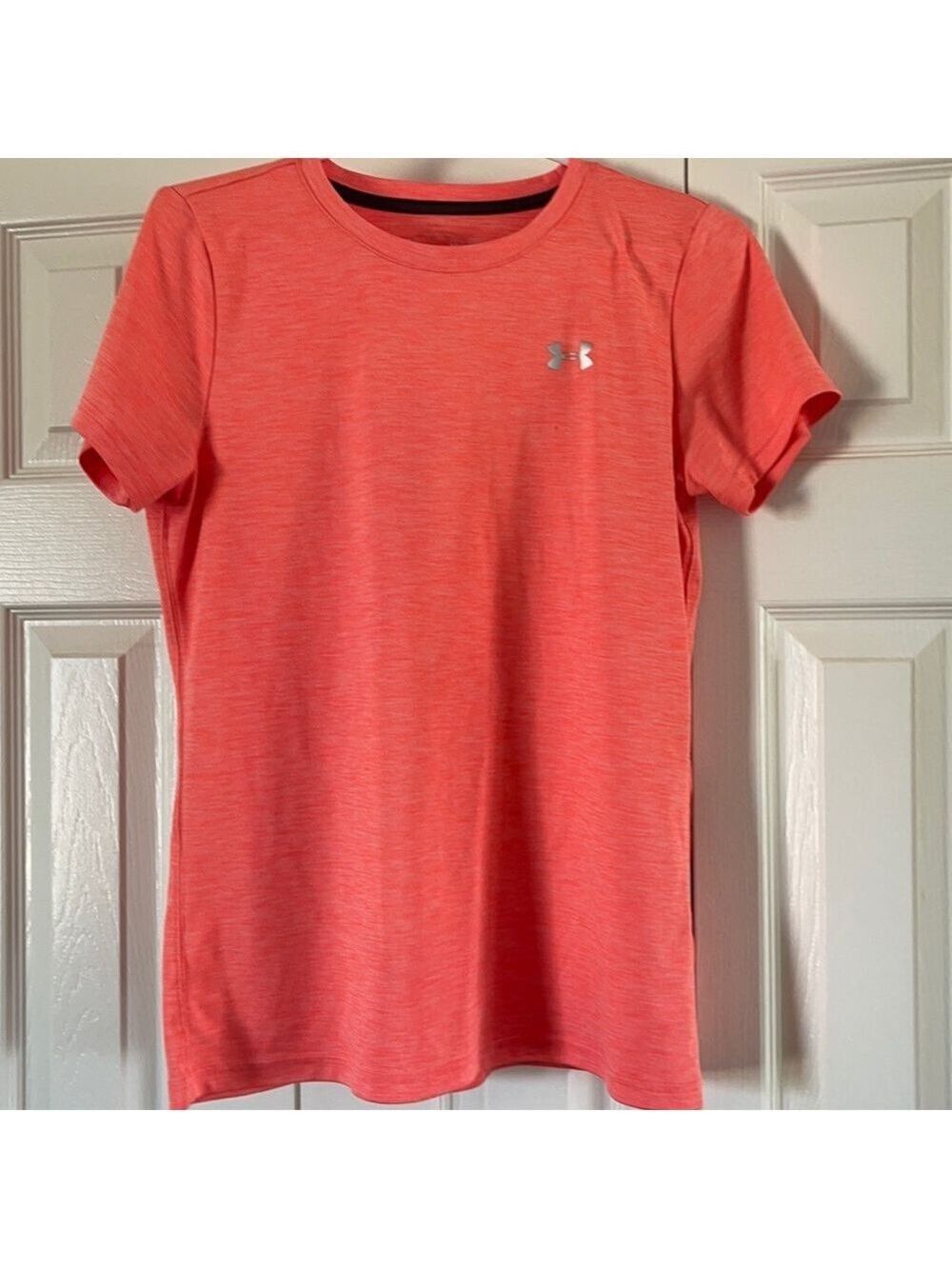 Under Armour loose heatgear t-shirt size M🥰🥰